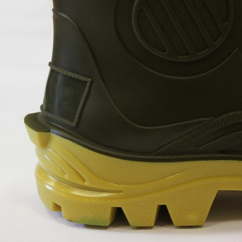 Vass-Tex 785 camo chest wader Vass E Boot heel kick above the yellow non-studded sole